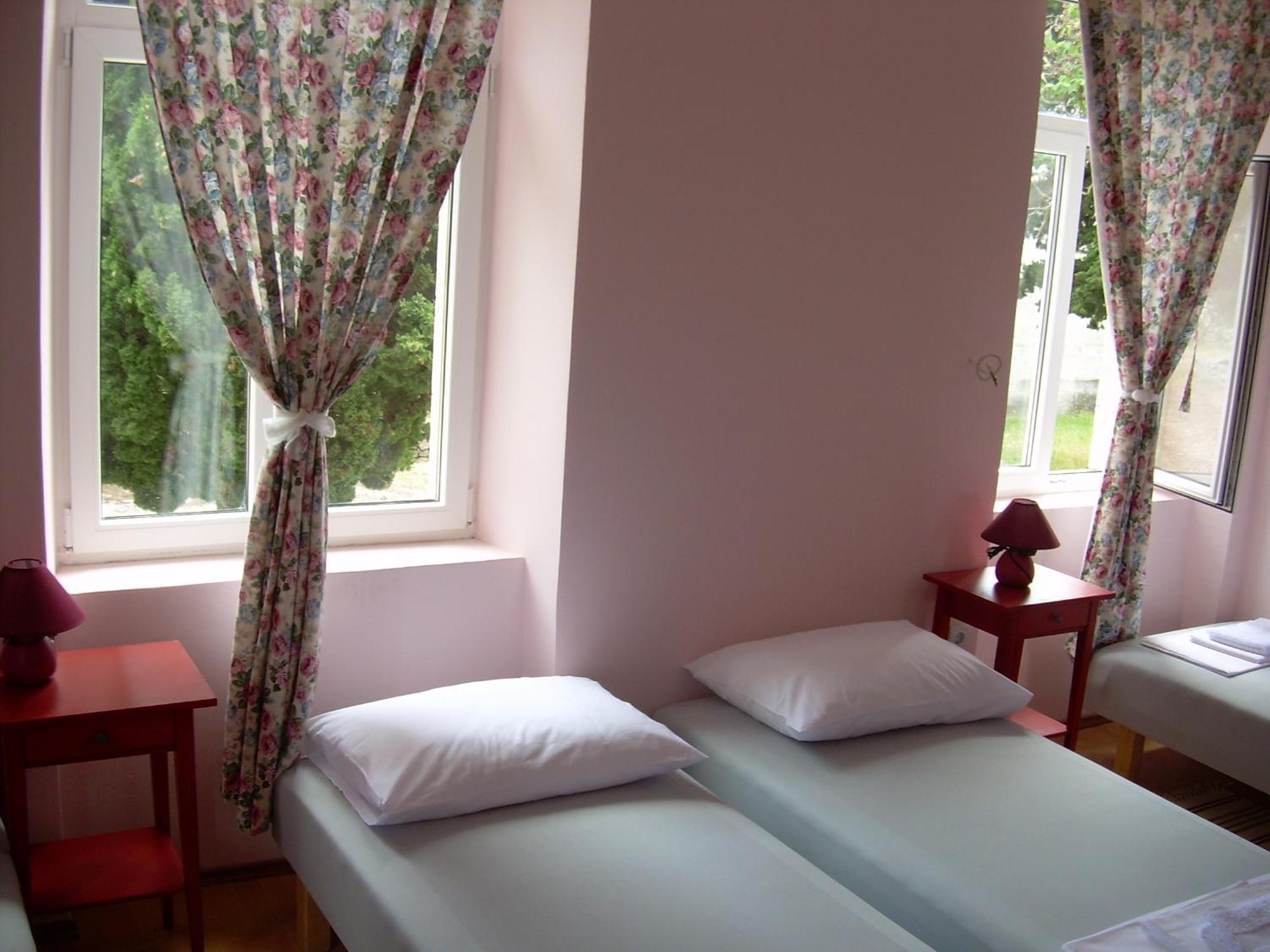 Phara Hostel Gdinj Ngoại thất bức ảnh